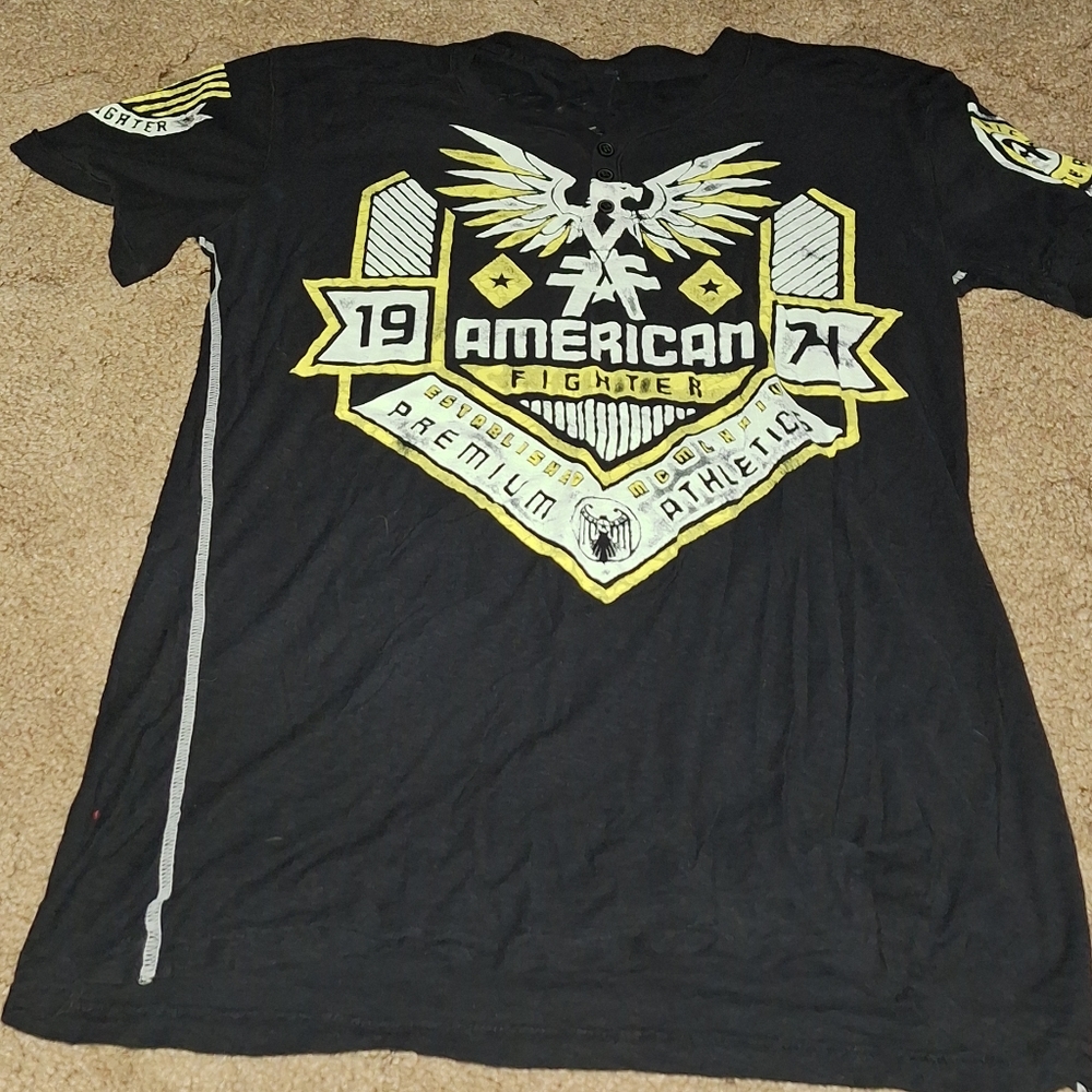 American fighter men's size medium Henley short sleeve t-shirt
